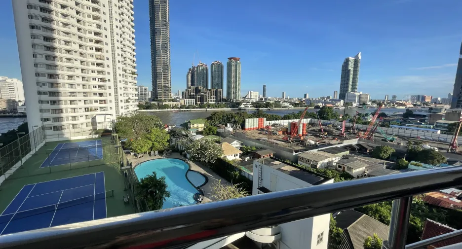 For rent 3 bedrooms condo in Sathon, Bangkok