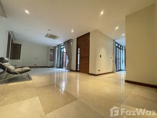 Casa en alquiler de 4 habitaciones en Khlong Toei, Bangkok