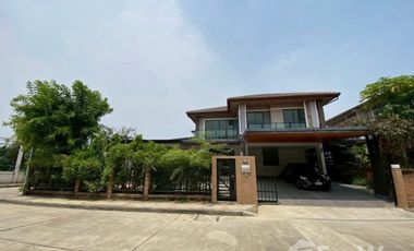 For rent 4 bedrooms house in Suan Luang, Bangkok
