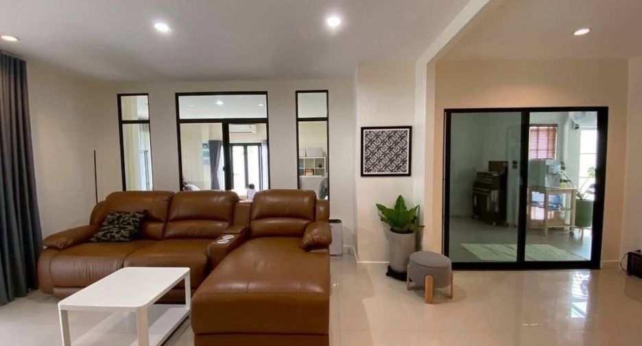 For rent 4 bedrooms house in Suan Luang, Bangkok