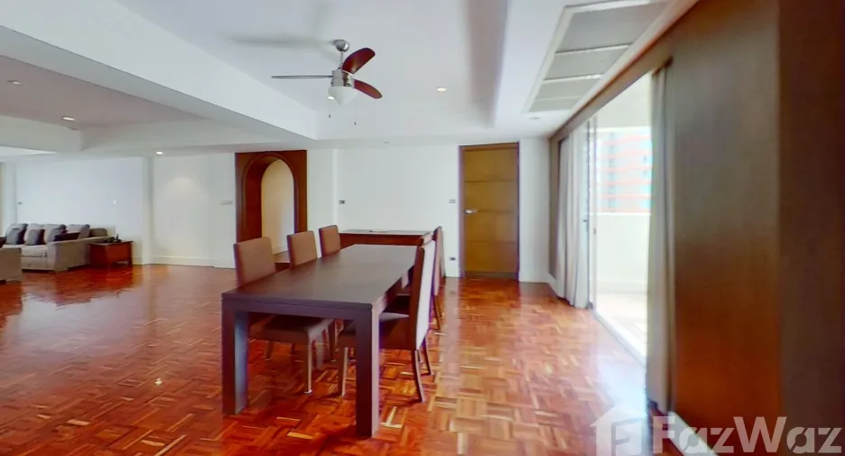 Condo en alquiler de 3 habitaciones en Watthana, Bangkok