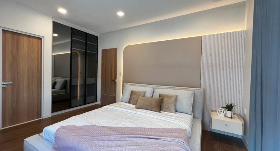 For rent 4 bedrooms townhouse in Bang Phli, Samut Prakan