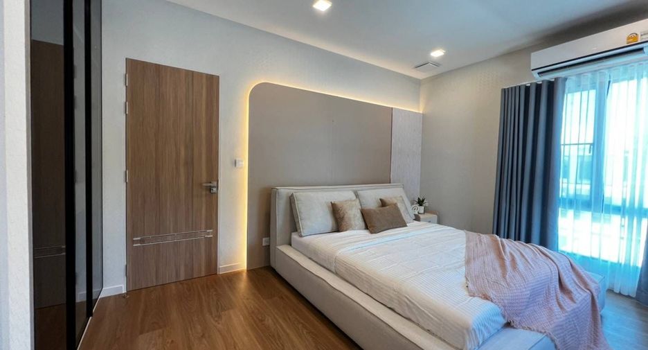 For rent 4 bedrooms townhouse in Bang Phli, Samut Prakan