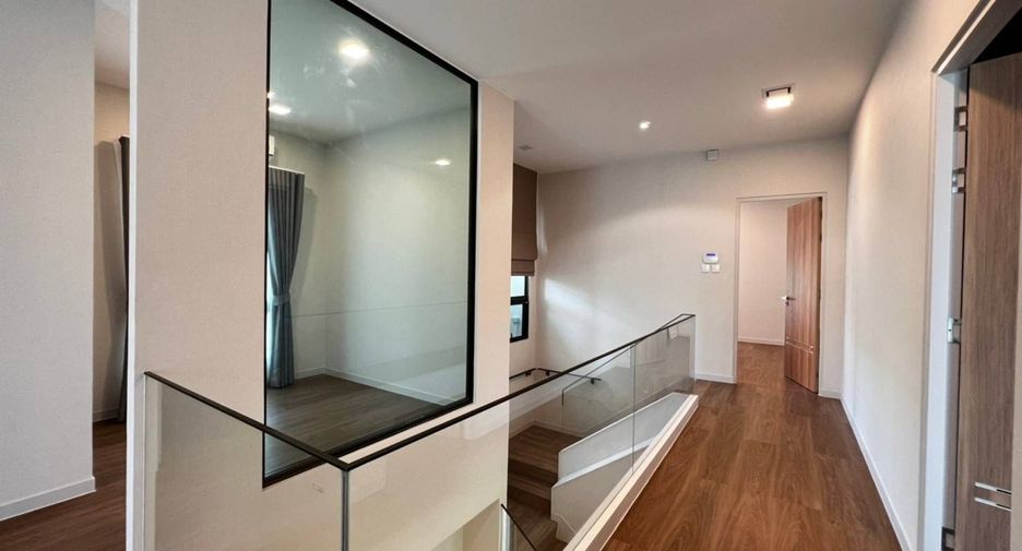 For rent 4 bedrooms townhouse in Bang Phli, Samut Prakan