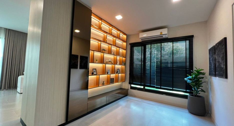 For rent 4 bedrooms townhouse in Bang Phli, Samut Prakan