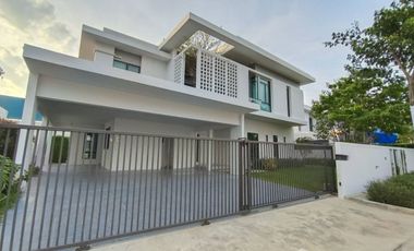Reihenhaus zur Miete mit 4 Zimmer in Bang Phli, Samut Prakan