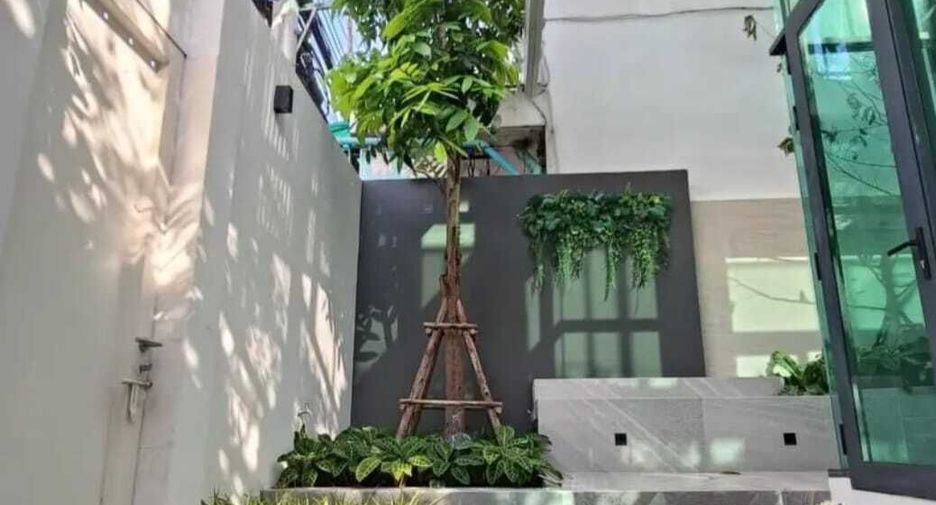 For rent 3 bedrooms office in Suan Luang, Bangkok