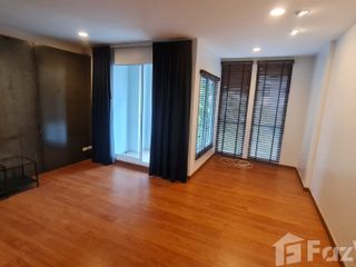 For rent 3 bedrooms townhouse in Chom Thong, Bangkok