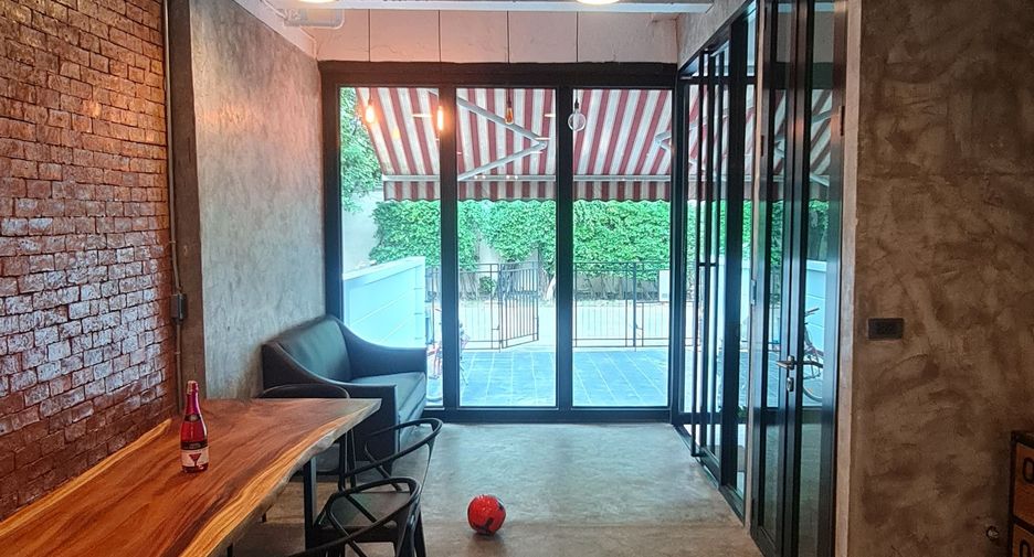 For rent 3 ベッドルーム townhouse in Chom Thong, Bangkok