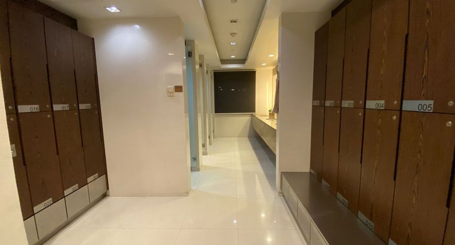 For rent 2 bedrooms condo in Pathum Wan, Bangkok