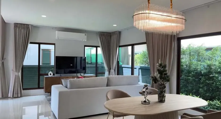 For rent 4 bedrooms house in Bang Kapi, Bangkok