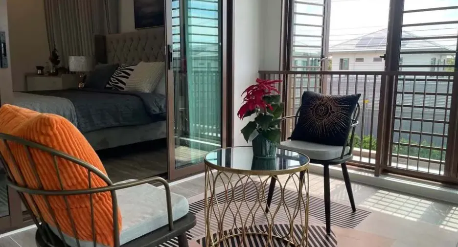 For rent 4 bedrooms house in Bang Kapi, Bangkok