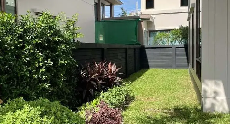 For rent 4 bedrooms house in Bang Kapi, Bangkok