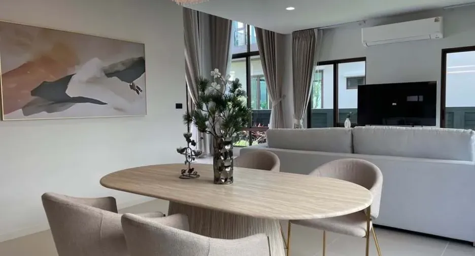 For rent 4 bedrooms house in Bang Kapi, Bangkok