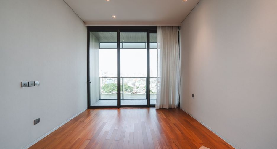 For rent 2 bedrooms condo in Khlong San, Bangkok