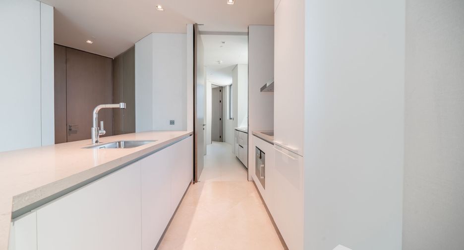 For rent 2 bedrooms condo in Khlong San, Bangkok