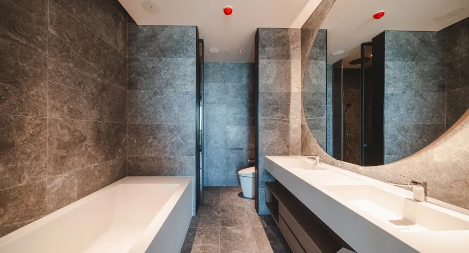 For rent 2 bedrooms condo in Khlong San, Bangkok