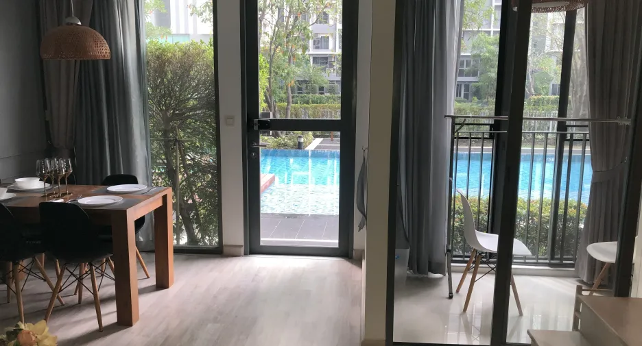 Condo en alquiler de 2 habitaciones en Phra Khanong, Bangkok