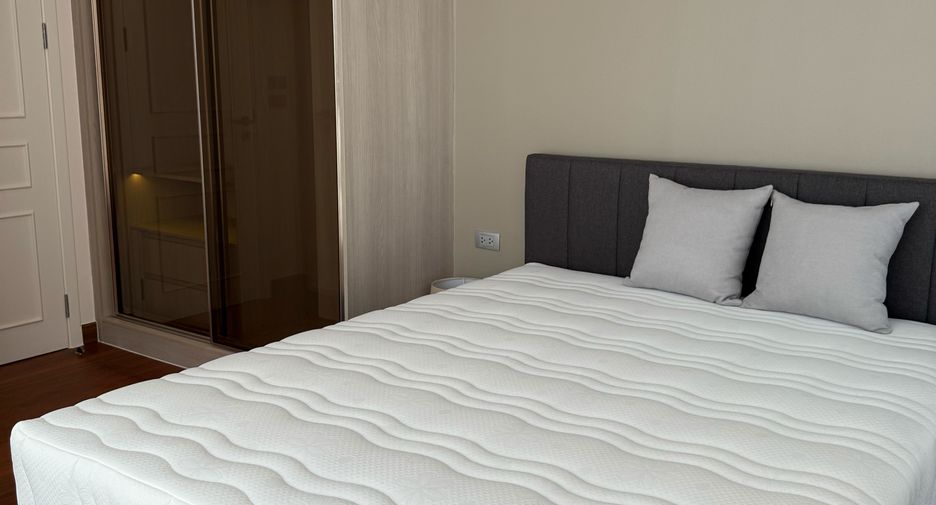 For rent 3 bedrooms condo in Bang Kho Laem, Bangkok