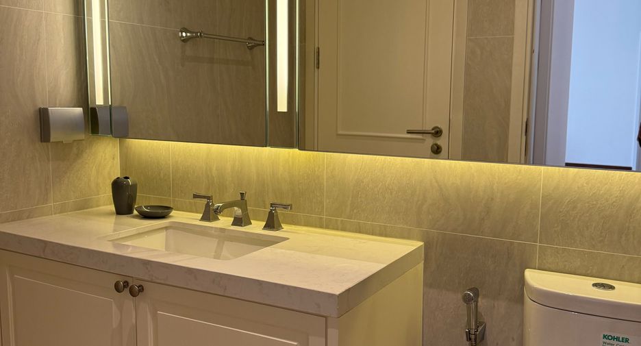 For rent 3 bedrooms condo in Bang Kho Laem, Bangkok