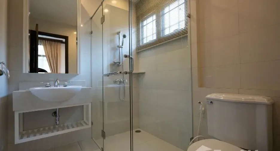 For rent 4 ベッドルーム house in Yan Nawa, Bangkok
