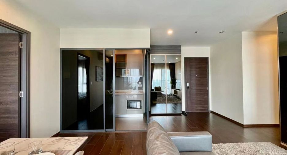 For rent 2 bedrooms condo in Watthana, Bangkok