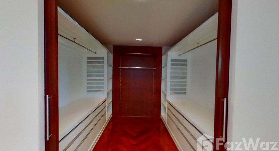 Condo en alquiler de 4 habitaciones en Watthana, Bangkok