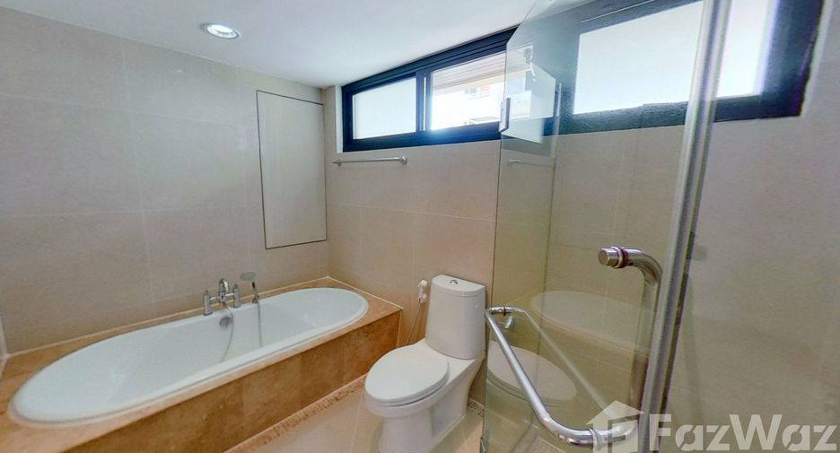 Condo en alquiler de 4 habitaciones en Watthana, Bangkok