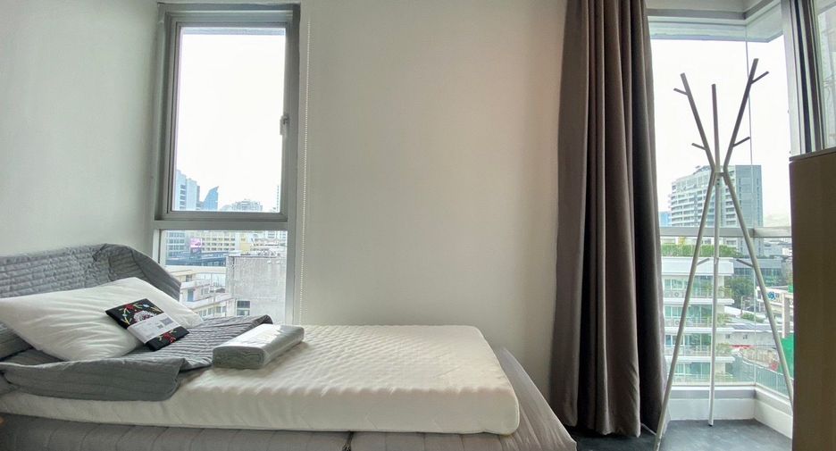 For rent 3 bedrooms condo in Watthana, Bangkok