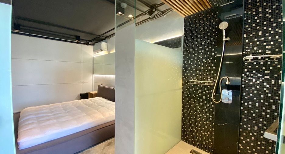 For rent 3 bedrooms condo in Watthana, Bangkok