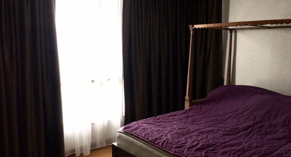 For rent 3 bedrooms condo in Pathum Wan, Bangkok