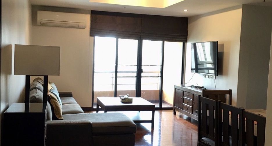 For rent 3 bedrooms condo in Pathum Wan, Bangkok