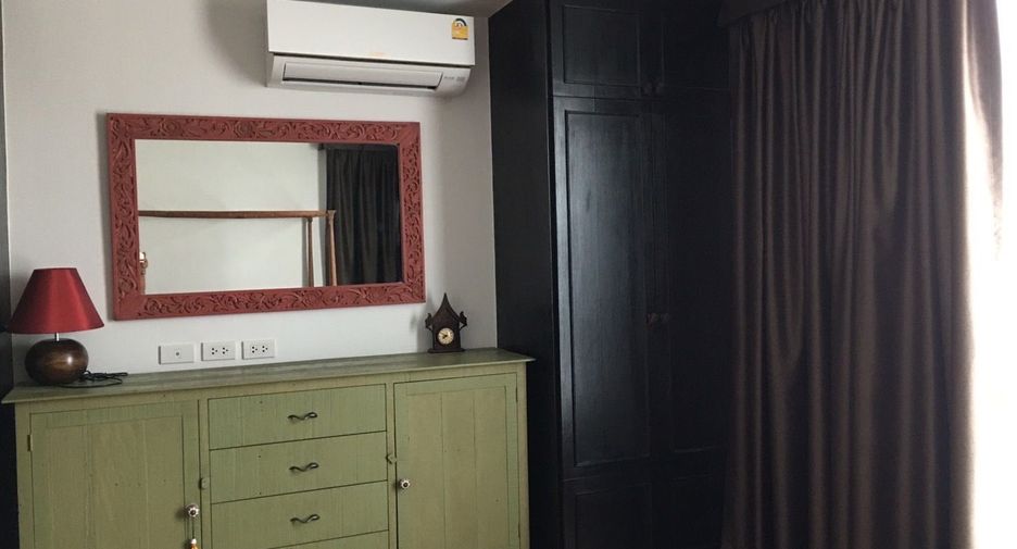 For rent 3 bedrooms condo in Pathum Wan, Bangkok