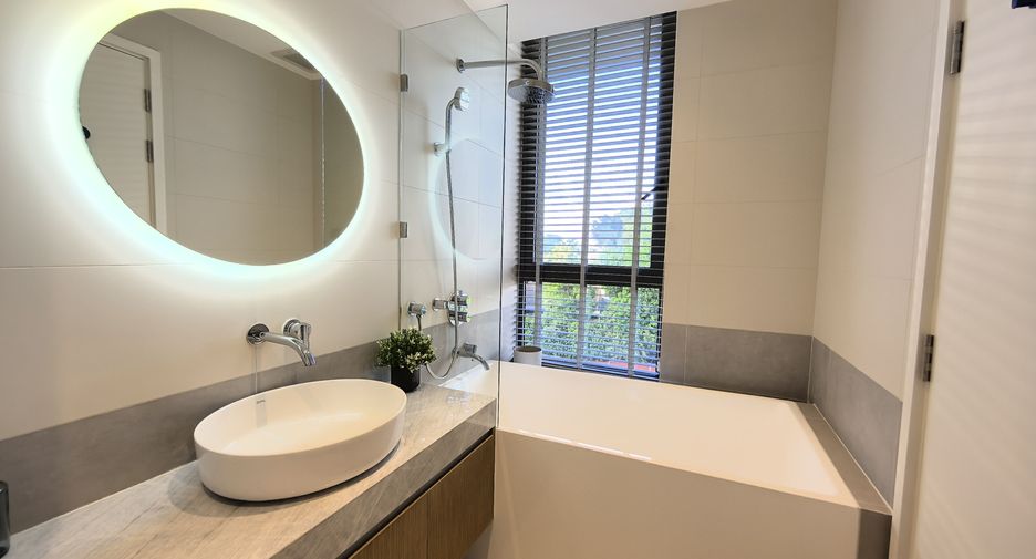 For rent 2 bedrooms condo in Watthana, Bangkok