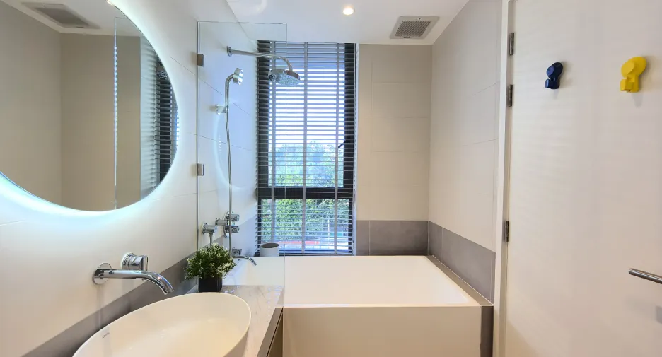 For rent 2 bedrooms condo in Watthana, Bangkok