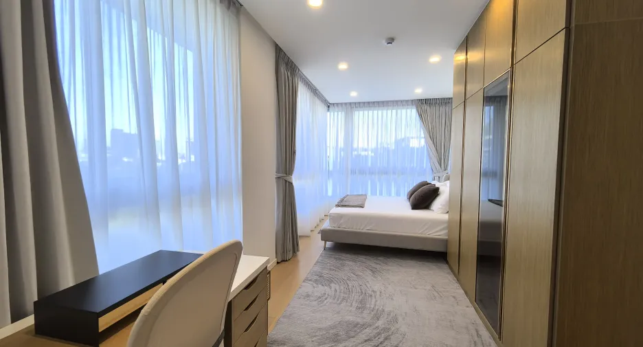 For rent 2 bedrooms condo in Watthana, Bangkok