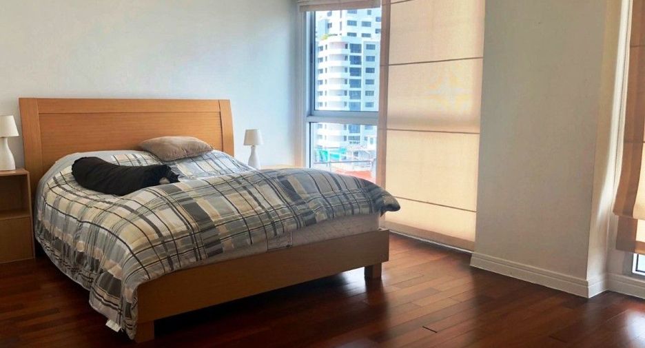 For rent 2 bedrooms condo in Watthana, Bangkok