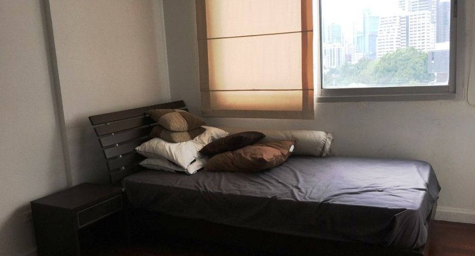 For rent 2 bedrooms condo in Watthana, Bangkok