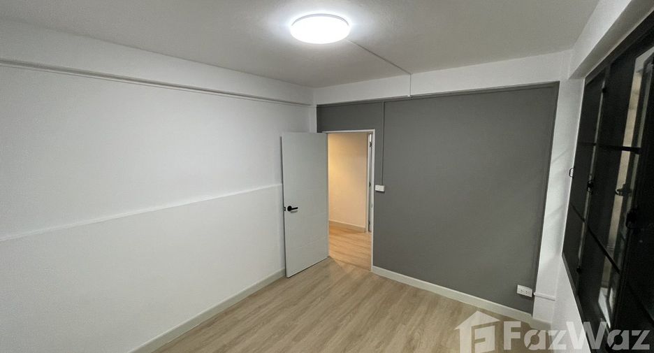 Reihenhaus zur Miete mit 4 Zimmer in Watthana, Bangkok