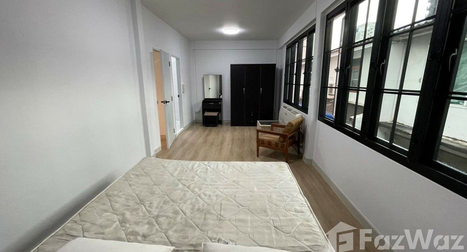 Reihenhaus zur Miete mit 4 Zimmer in Watthana, Bangkok