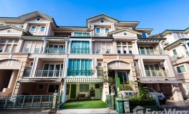 出租 3 卧室 联排别墅 在 Lat Phrao, 曼谷