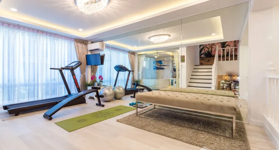 For rent 3 bedrooms townhouse in Lat Phrao, Bangkok