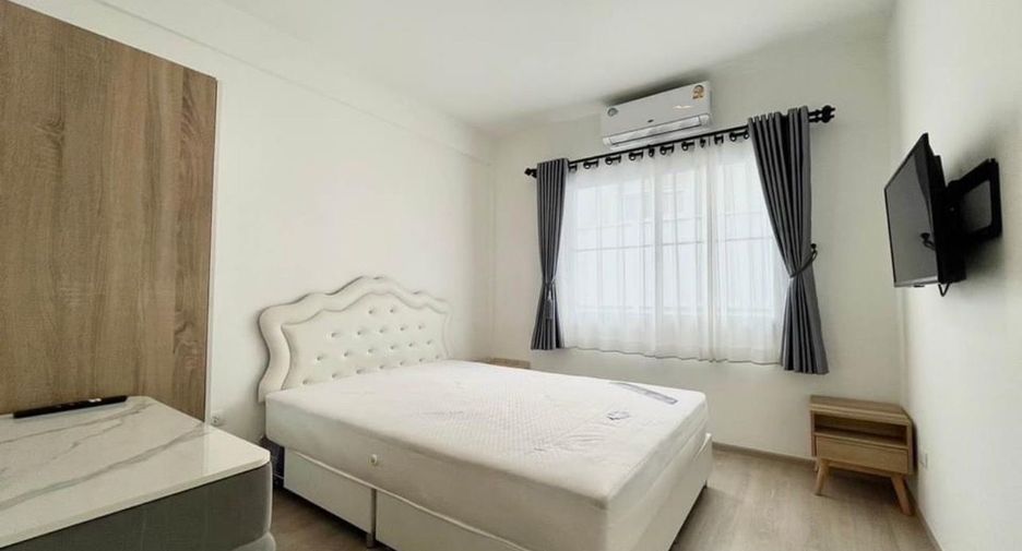 For rent 3 bedrooms townhouse in Prawet, Bangkok