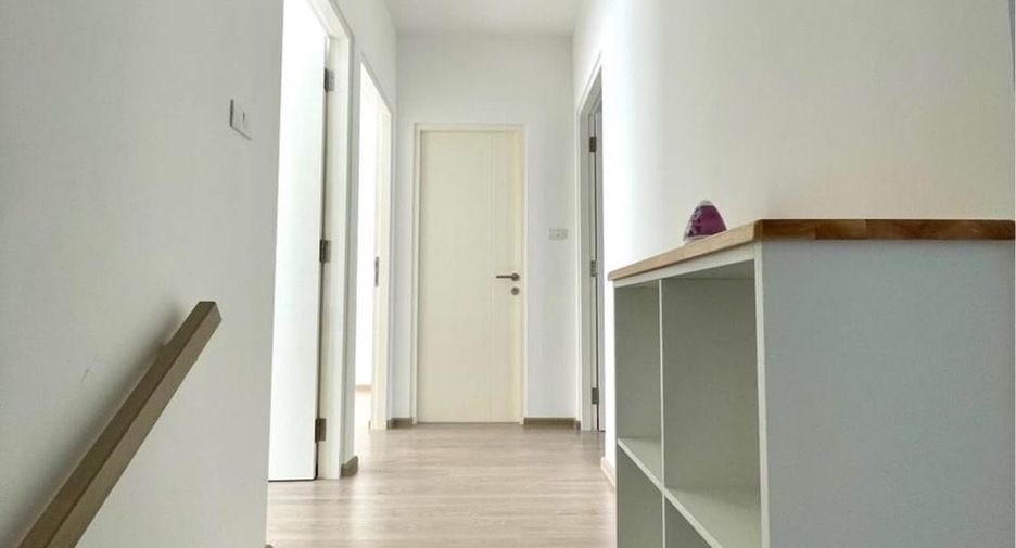 For rent 3 bedrooms townhouse in Prawet, Bangkok