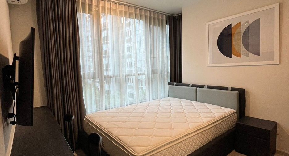 For rent 2 bedrooms condo in Huai Khwang, Bangkok