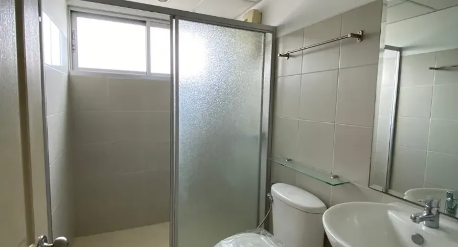 Аренда 2 спальни кондо в Ратчатхещи, Бангкок
