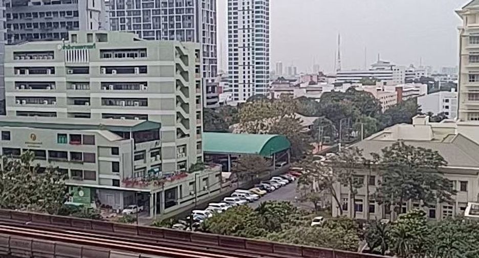 For rent 2 bedrooms condo in Ratchathewi, Bangkok