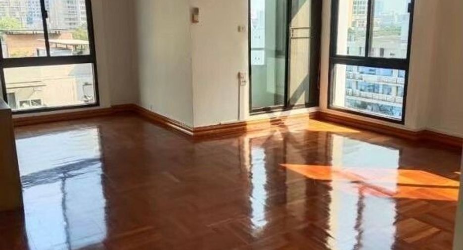For rent 3 bedrooms apartment in Pathum Wan, Bangkok