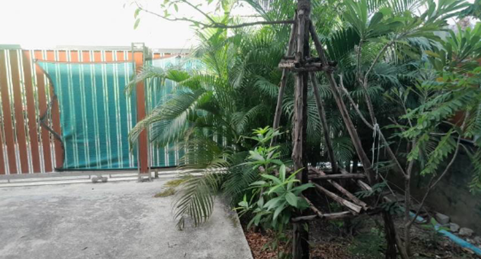 For rent 2 bedrooms office in Bang Kapi, Bangkok