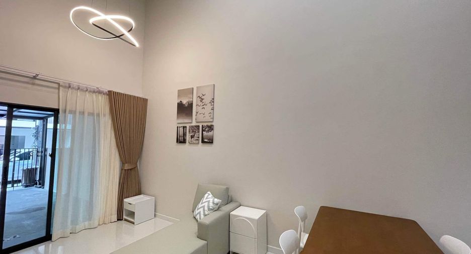 For rent 3 bedrooms townhouse in Bang Phli, Samut Prakan
